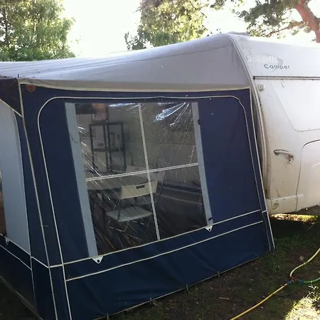 Nowoczesne Przyczepy Kempingowe Chalupy Royal-Camp Exterior photo
