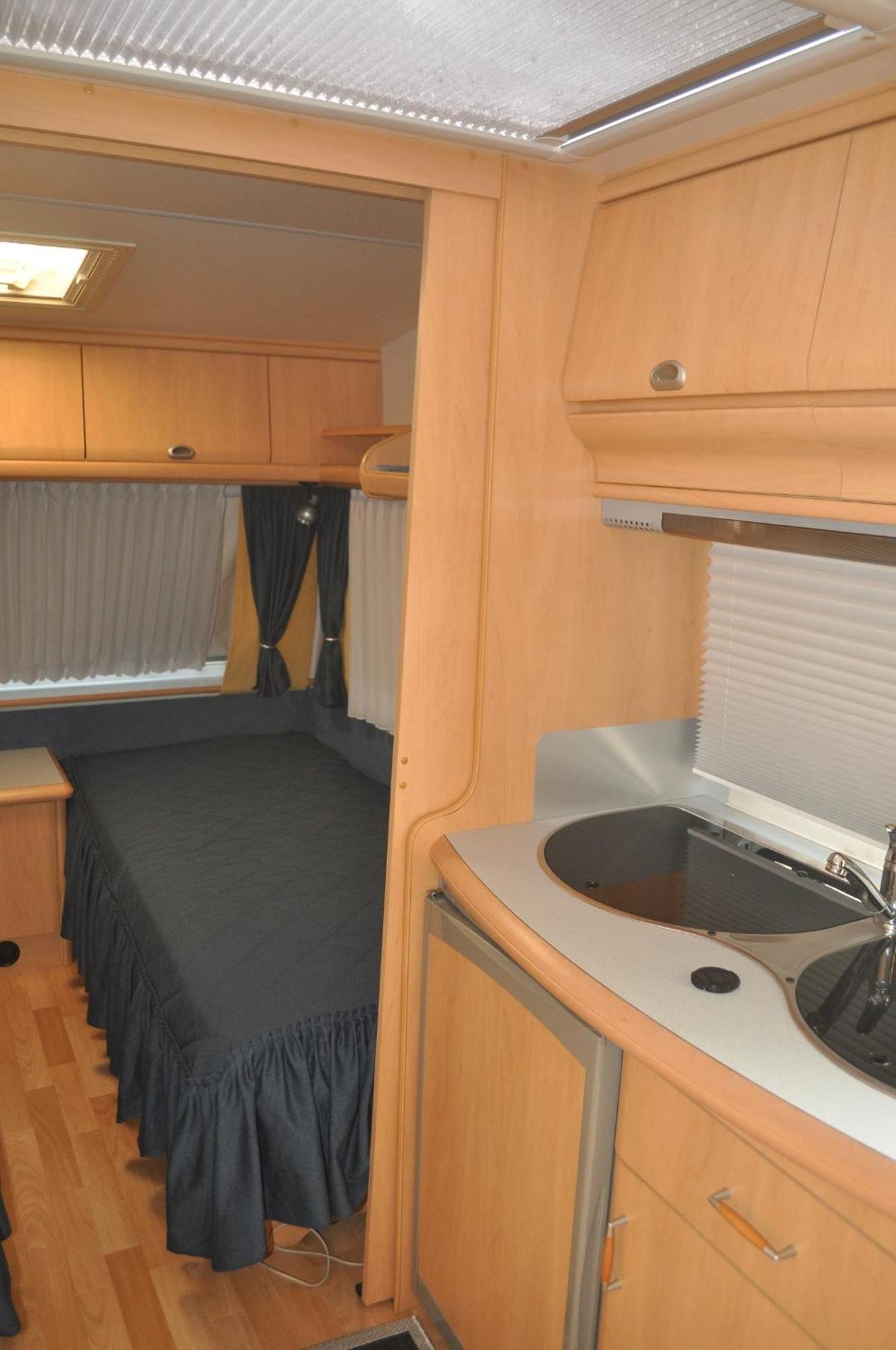 Nowoczesne Przyczepy Kempingowe Royal-camp * Chalupy