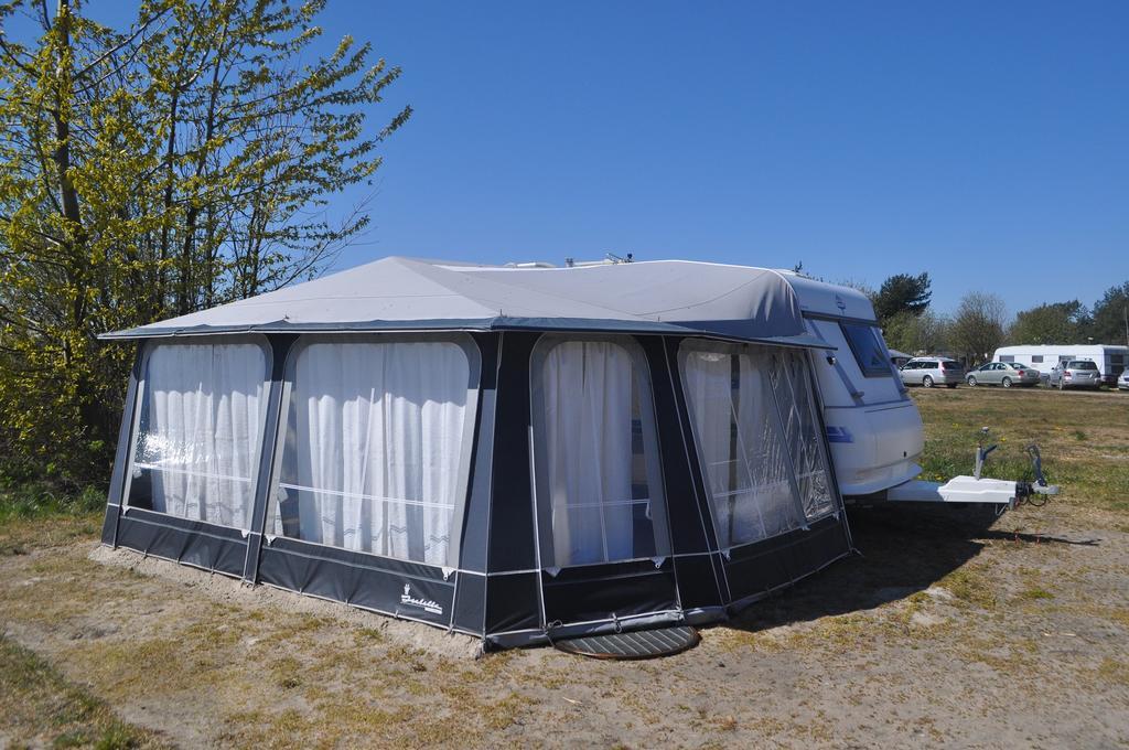 Nowoczesne Przyczepy Kempingowe Royal-camp Campsite