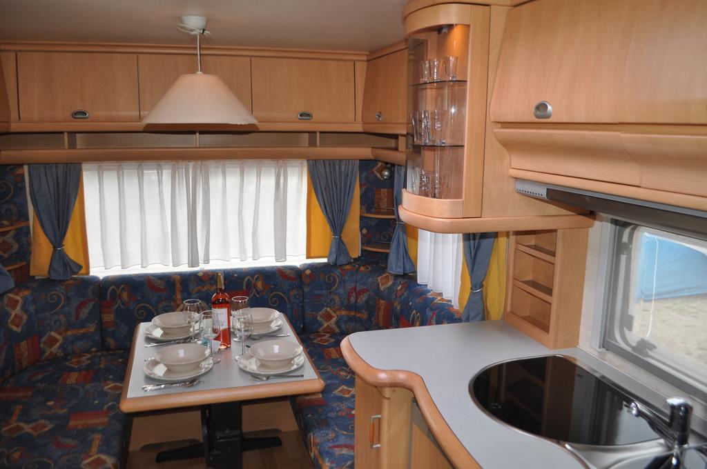 Nowoczesne Przyczepy Kempingowe Royal-camp Campsite