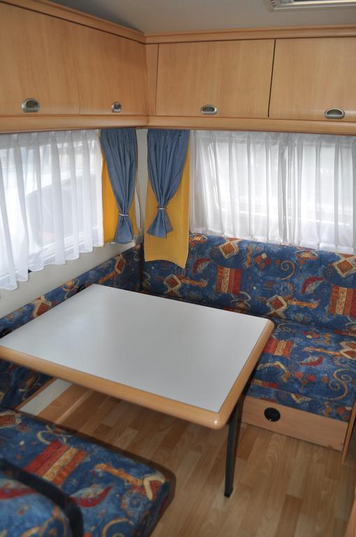Nowoczesne Przyczepy Kempingowe Royal-camp Campsite