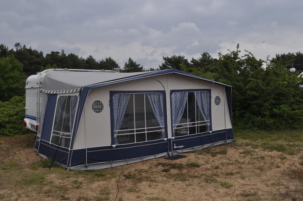 Campsite Nowoczesne Przyczepy Kempingowe Royal-camp Chalupy